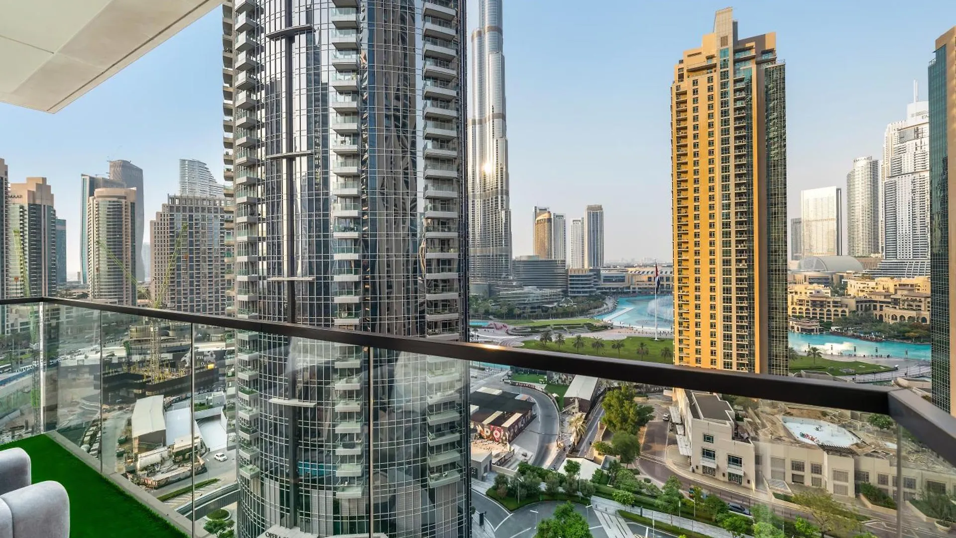 Exquisite 2 Bedroom Apartment I Burj Khalifa & Fountain Views I Free Gym, Pool, Parking, Wi-Fi And Ps5 I By Skyline Serenity دبي الإمارات العربية المتحدة