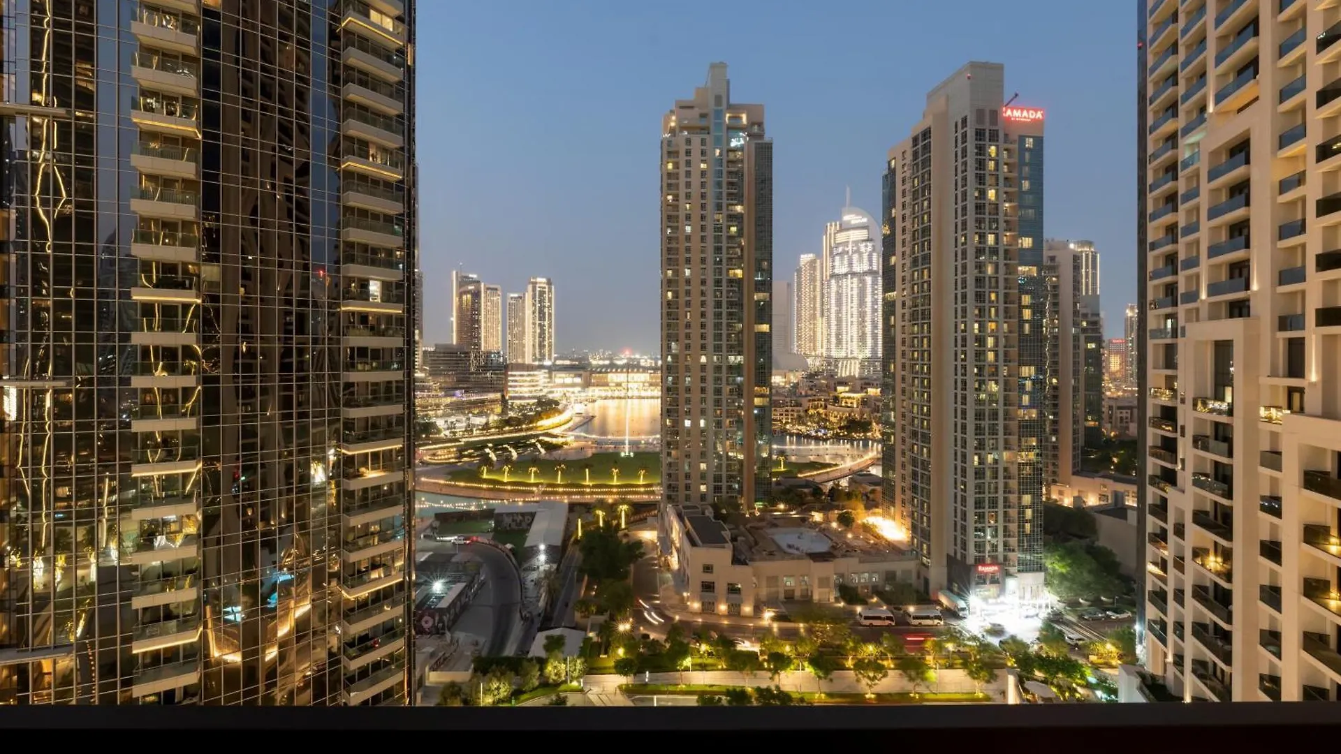 Exquisite 2 Bedroom Apartment I Burj Khalifa & Fountain Views I Free Gym, Pool, Parking, Wi-Fi And Ps5 I By Skyline Serenity دبي