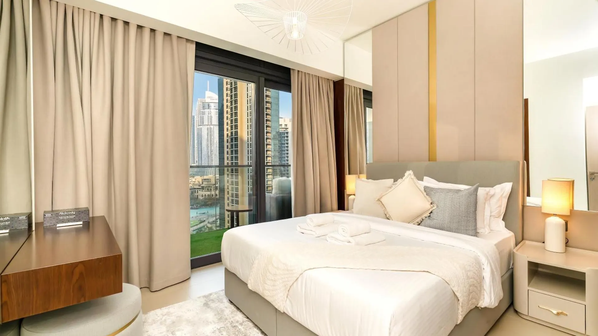 Exquisite 2 Bedroom Apartment I Burj Khalifa & Fountain Views I Free Gym, Pool, Parking, Wi-Fi And Ps5 I By Skyline Serenity دبي الإمارات العربية المتحدة