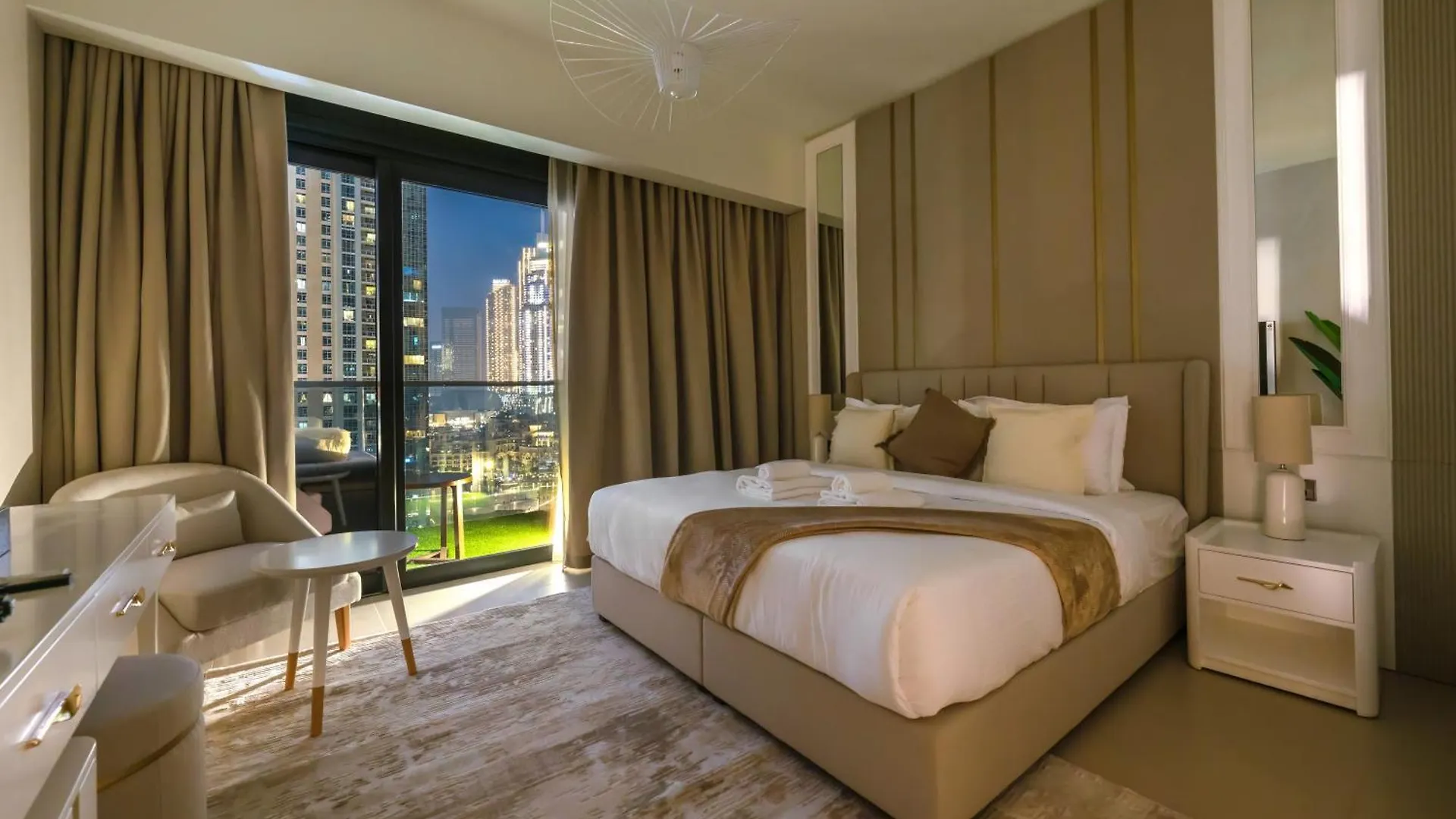 Exquisite 2 Bedroom Apartment I Burj Khalifa & Fountain Views I Free Gym, Pool, Parking, Wi-Fi And Ps5 I By Skyline Serenity دبي الإمارات العربية المتحدة